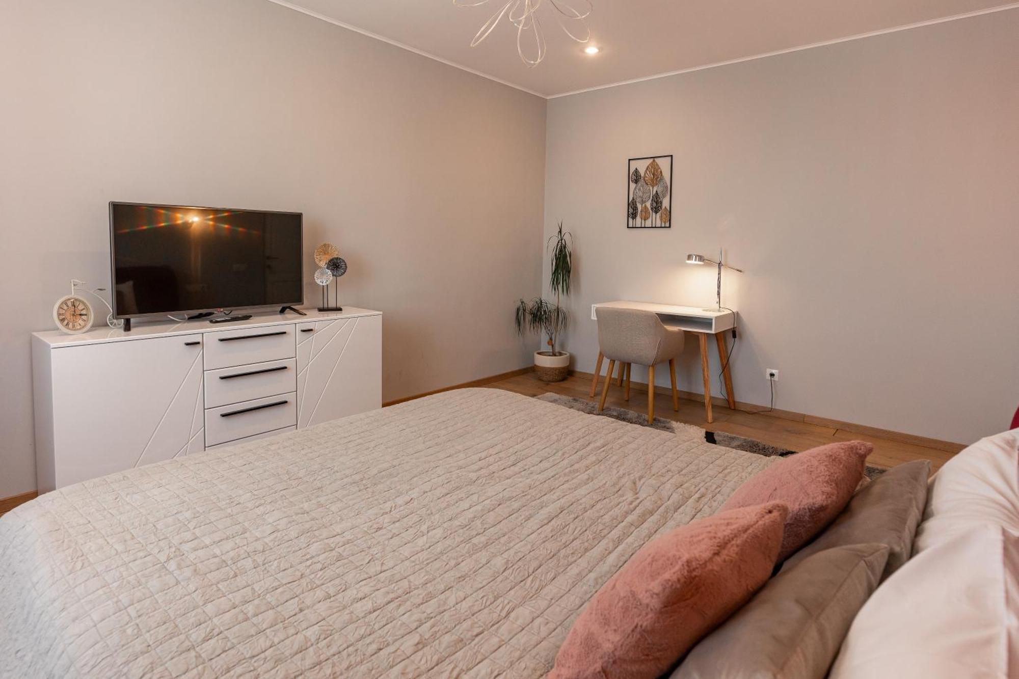 Salt Orchid Central Apartment Турда Екстериор снимка