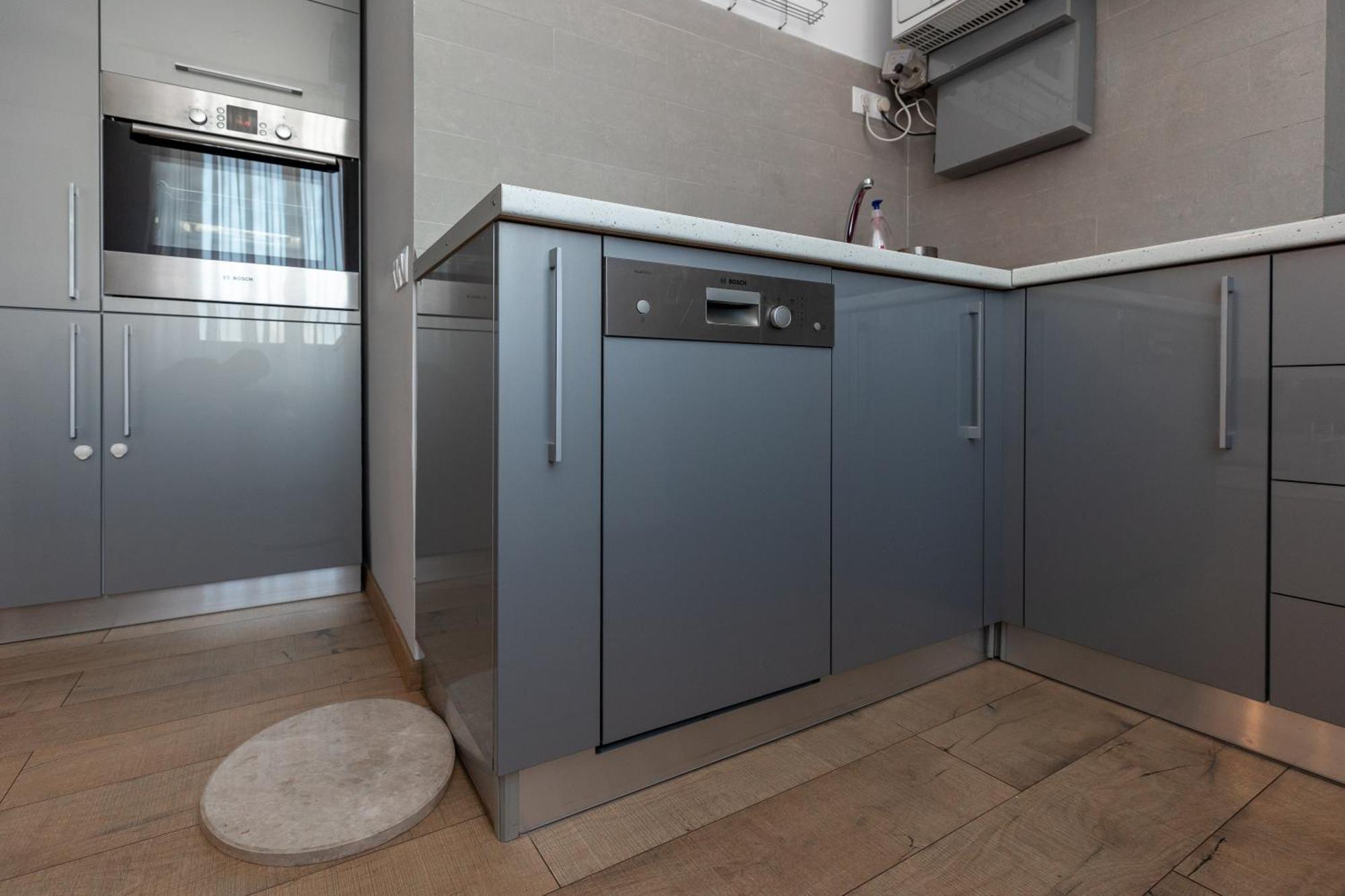 Salt Orchid Central Apartment Турда Екстериор снимка