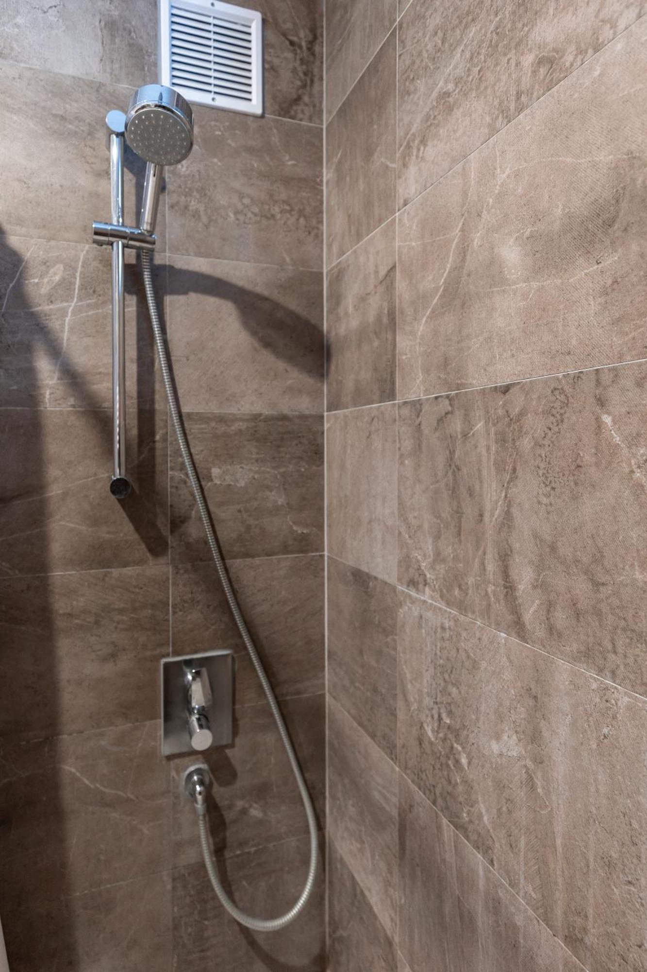 Salt Orchid Central Apartment Турда Екстериор снимка
