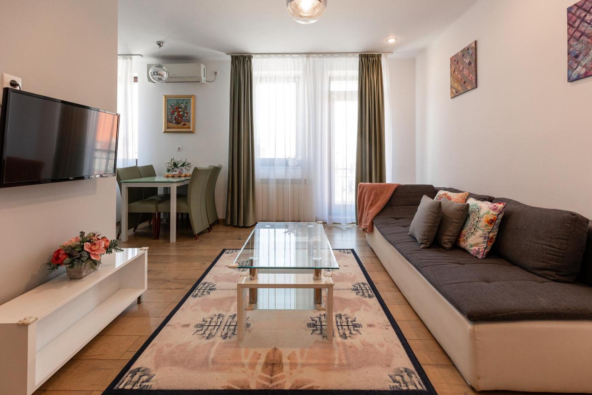 Salt Orchid Central Apartment Турда Екстериор снимка