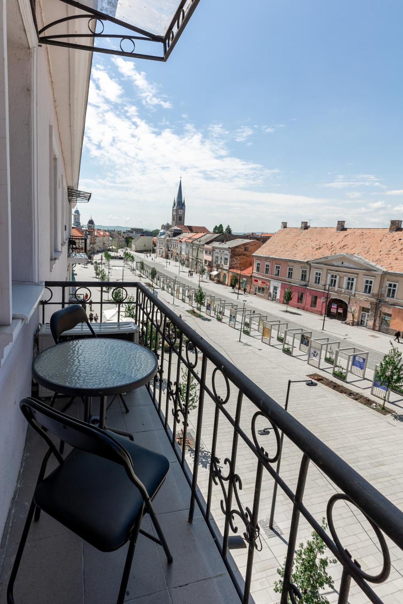 Salt Orchid Central Apartment Турда Екстериор снимка
